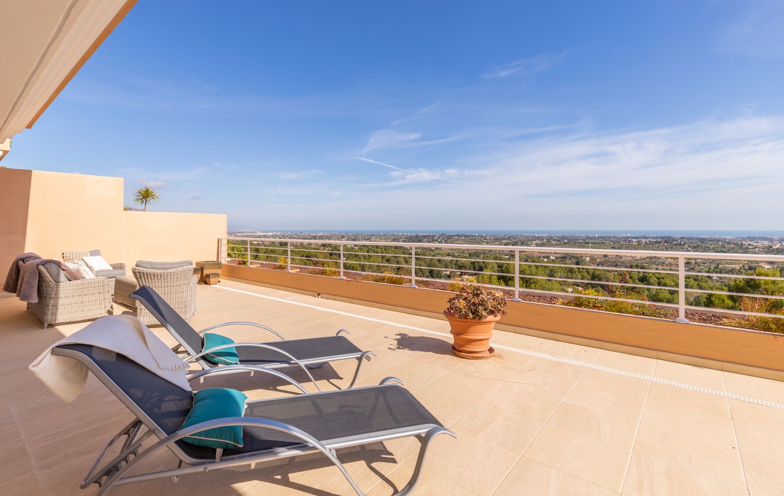 Luxuswohnung zum Verkauf mit Panoramablick auf das Meer in La Sella