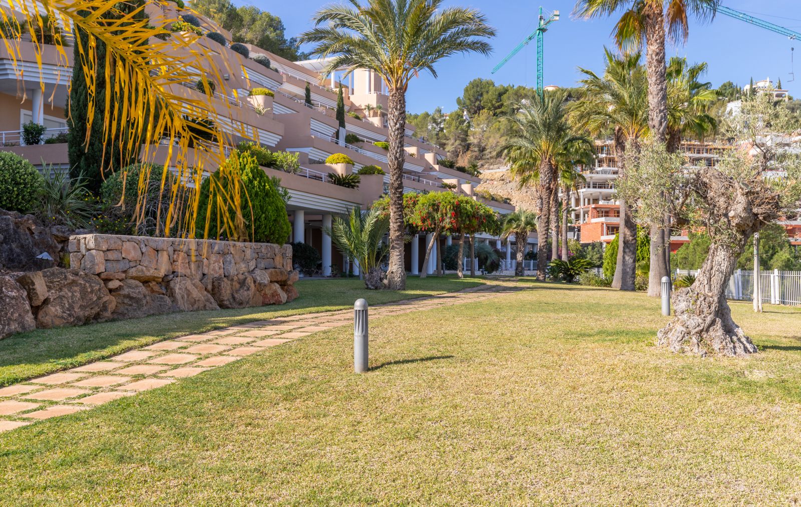 Appartement de Luxe à Vendre avec Vue Panoramique sur la Mer à La Sella
